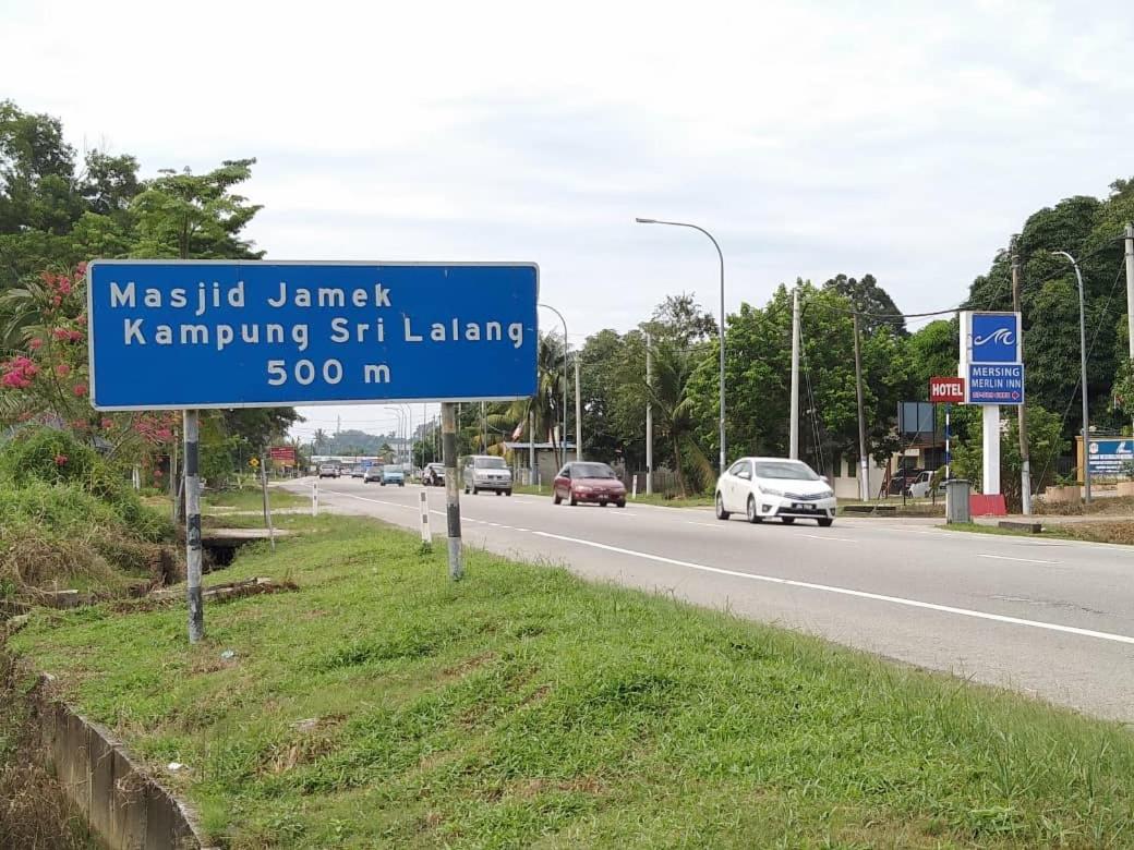 Mersing Merlin Inn Esterno foto