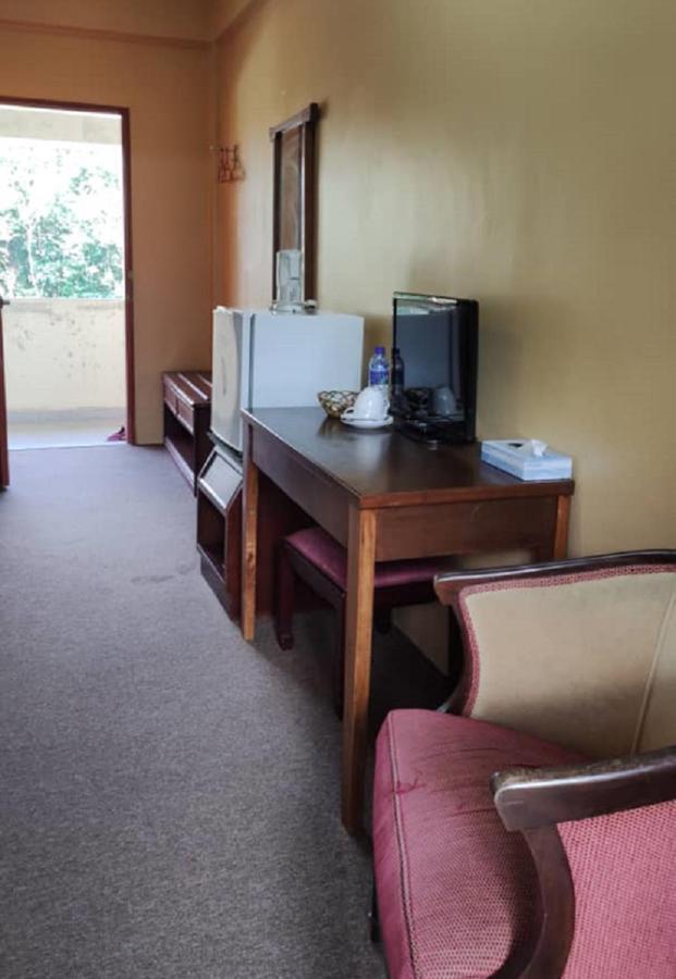 Mersing Merlin Inn Esterno foto