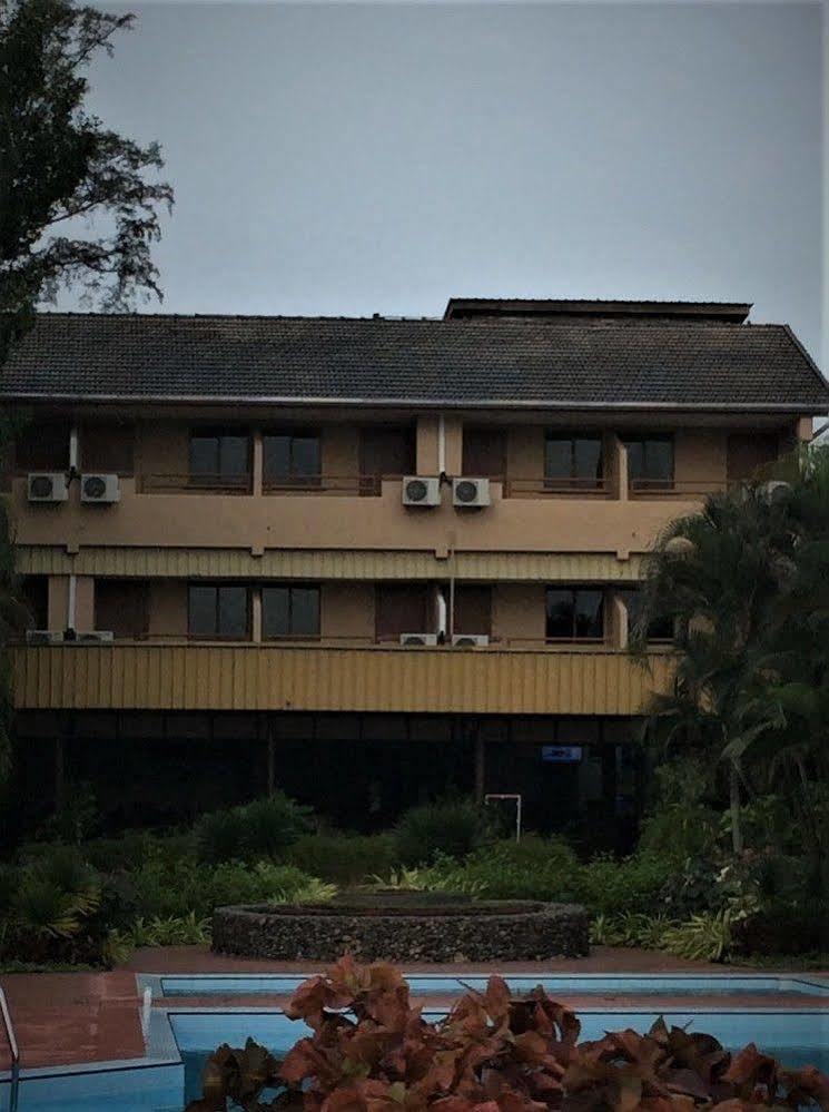 Mersing Merlin Inn Esterno foto