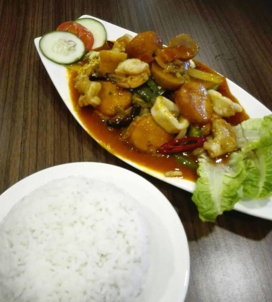 Mersing Merlin Inn Esterno foto