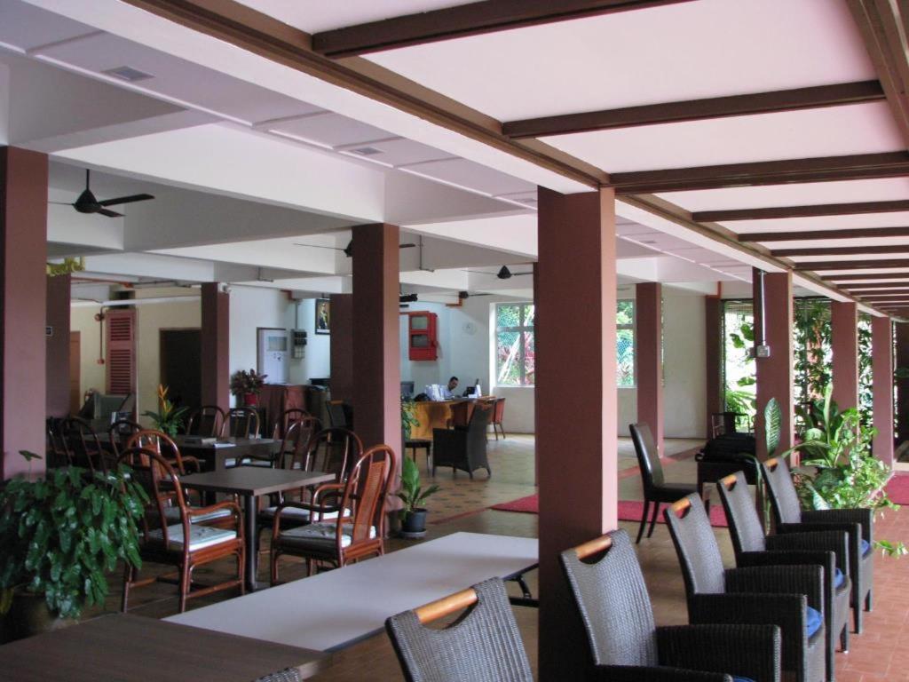 Mersing Merlin Inn Esterno foto
