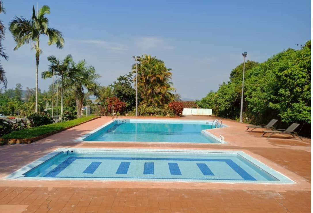 Mersing Merlin Inn Esterno foto